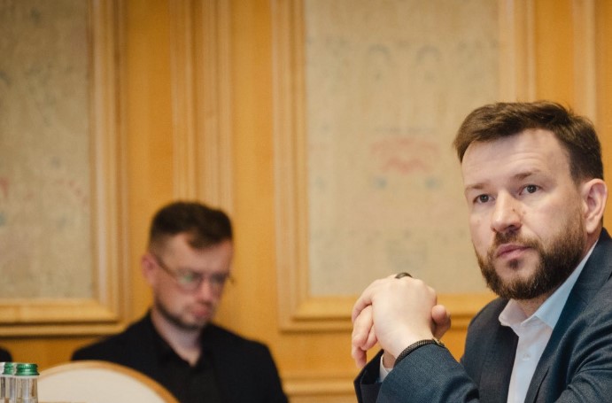 Мінсоцполітики готує масштабну реформу спенсій для військових: Кабмін перейде на накопичувальну професійну модель Мінсоцполітики готує масштабну реформу спенсій для військових: Кабмін перейде на накопичувальну професійну модель